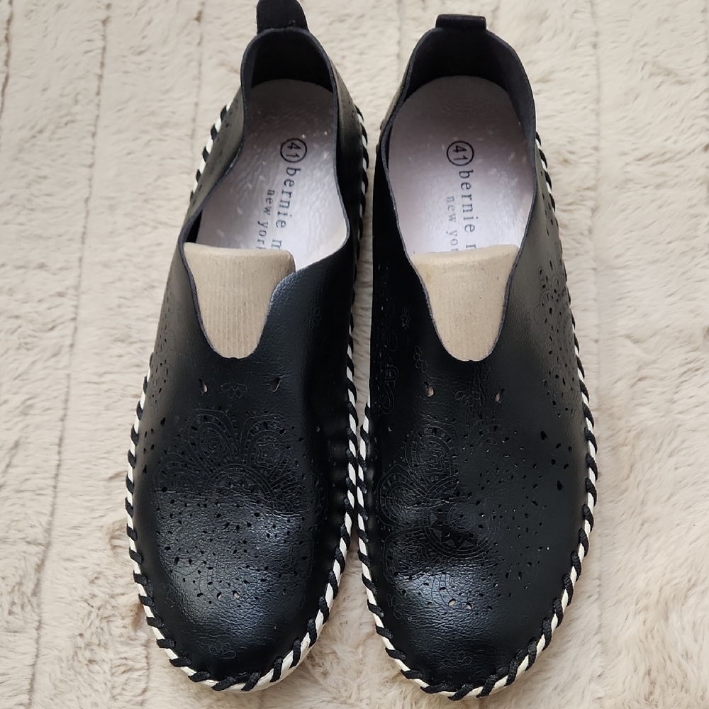 bernie mev. Black Slip-On Shoes